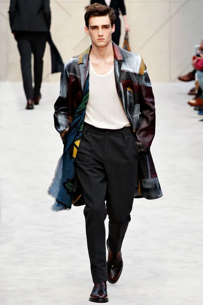 Look 27